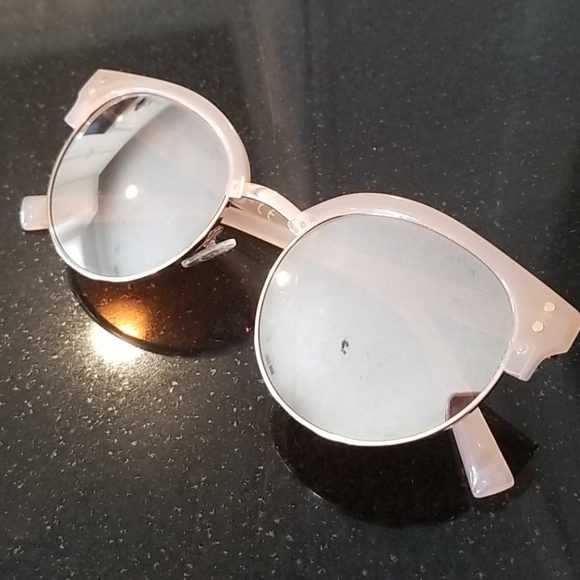 American Eagle Outfitters Accessories - American Eagle sunglasses